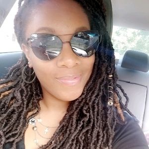 Meet your Posher, Antonia